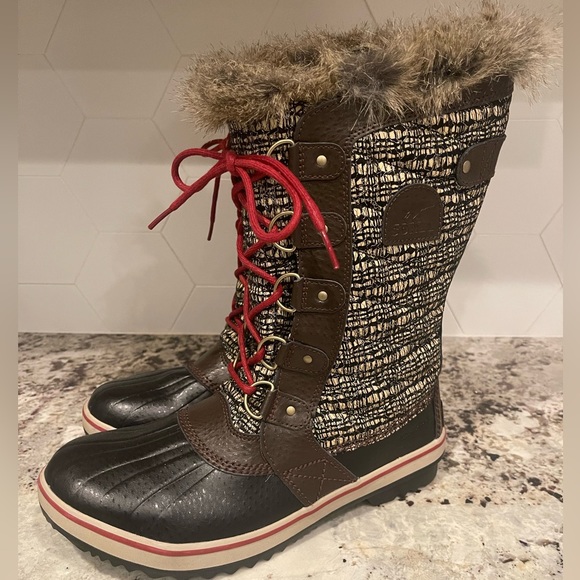 Sorel Joan of Arctic boots - Picture 1 of 8